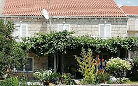 Village Apartment Skuric